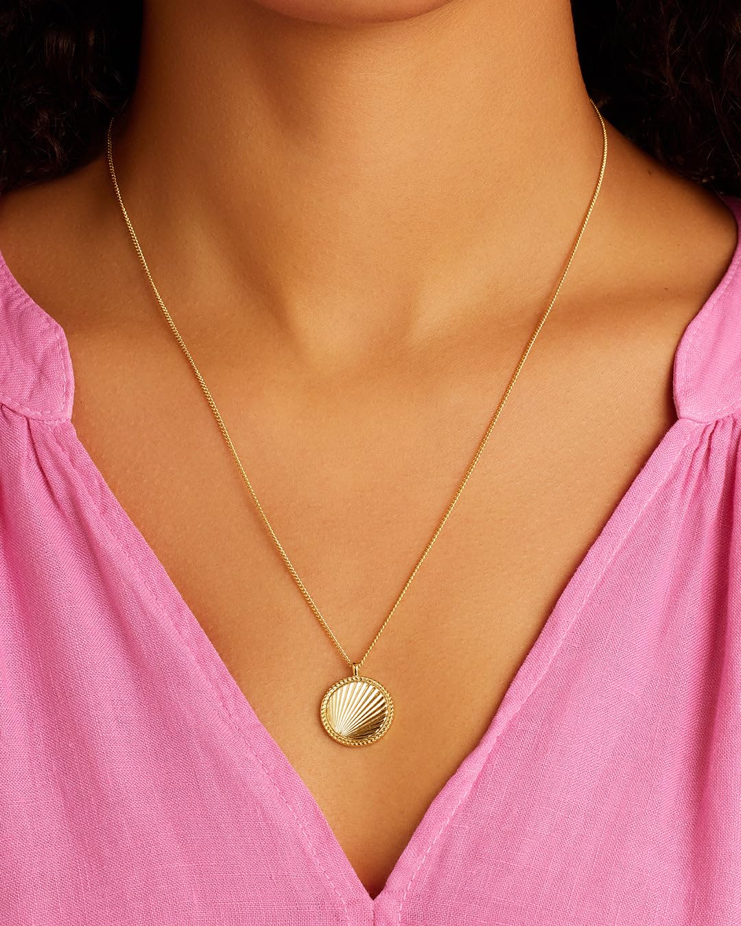 gorjana - Sunny Pendant Necklace - 18k Gold Plated - 19"-21" - Adjustable Length - Spring ring closure - Women - Everyday Wear - Elegant Design - Versatile Style
